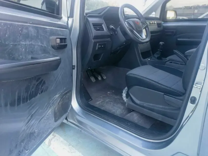 2022 WuLing ZhengChen 2.0L 136HP L4 6MT,autocango,china used car exporter,china ev exporter,chinese used car exporter,chinese used ev exporter