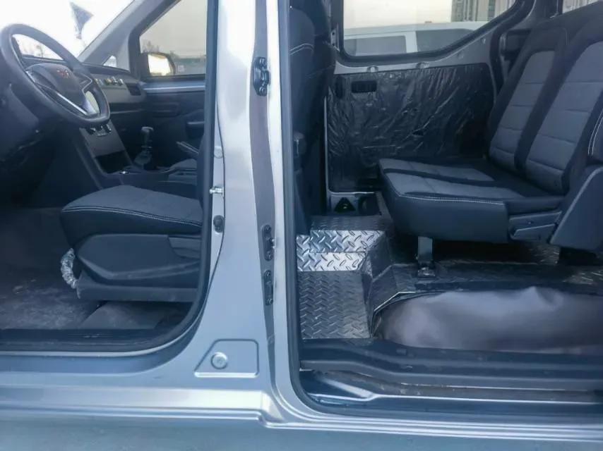 2022 WuLing ZhengChen 2.0L 136HP L4 6MT,autocango,china used car exporter,china ev exporter,chinese used car exporter,chinese used ev exporter