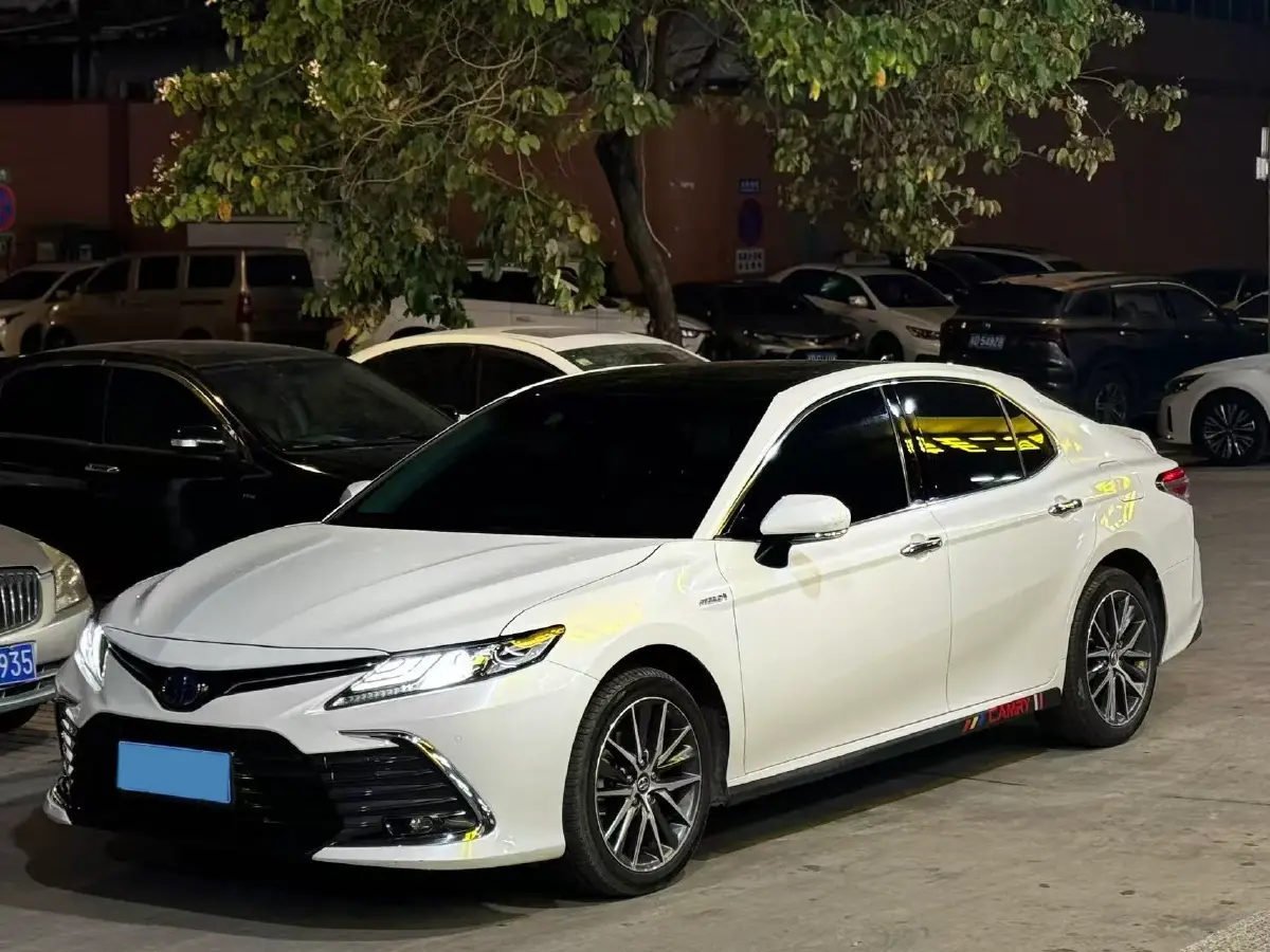 2021 Toyota Camry 2.5L 178HP L4 E-CVT Hybrid