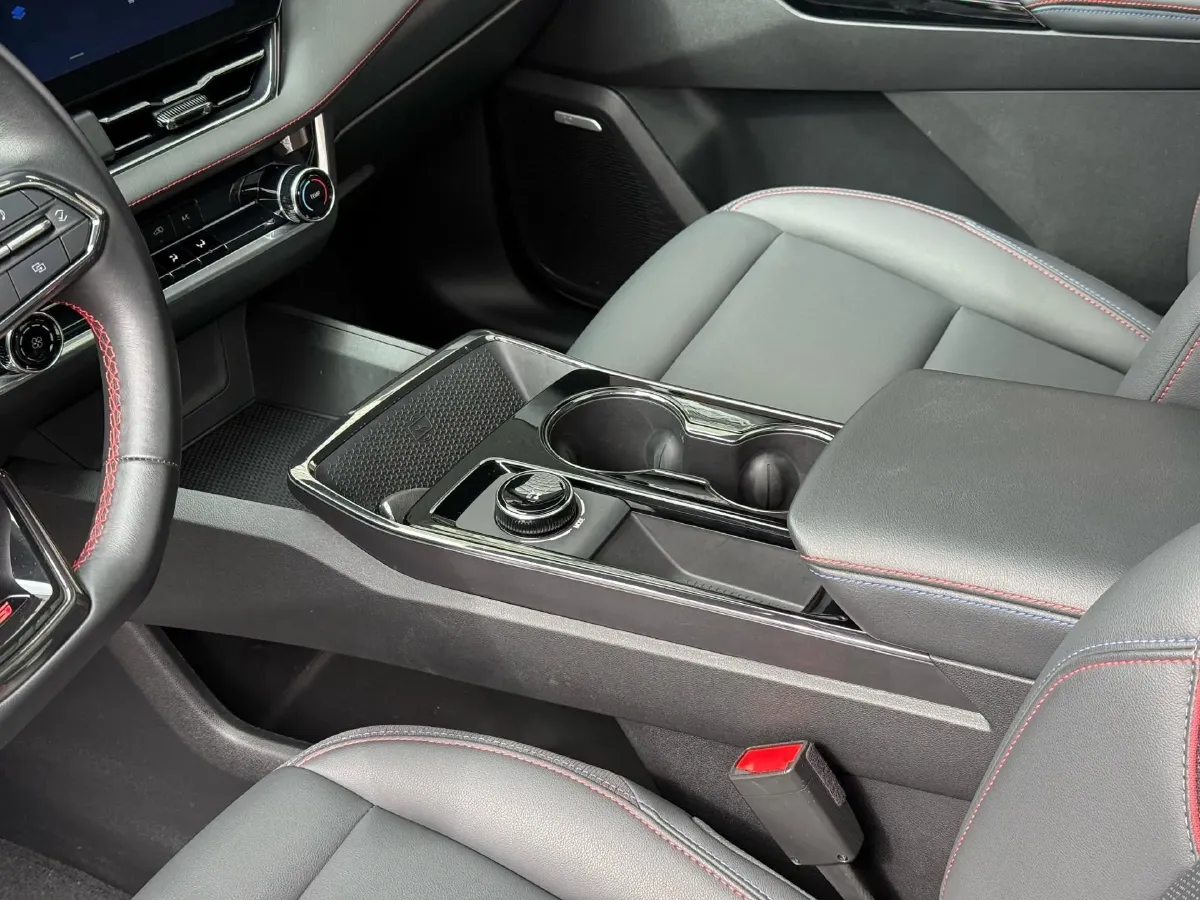 2024 Chevrolet EquinoxPlus 1.5T 180HP L4 2DHT PHEV 16.5KWH,autocango,china used car exporter,china ev exporter,chinese used car exporter,chinese used ev exporter