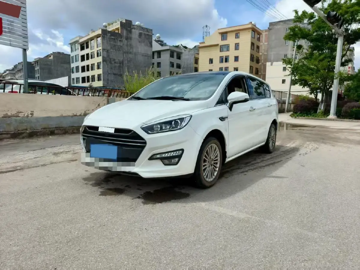 2017 LiFan XuanLang 1.8L 133HP L4 5MT