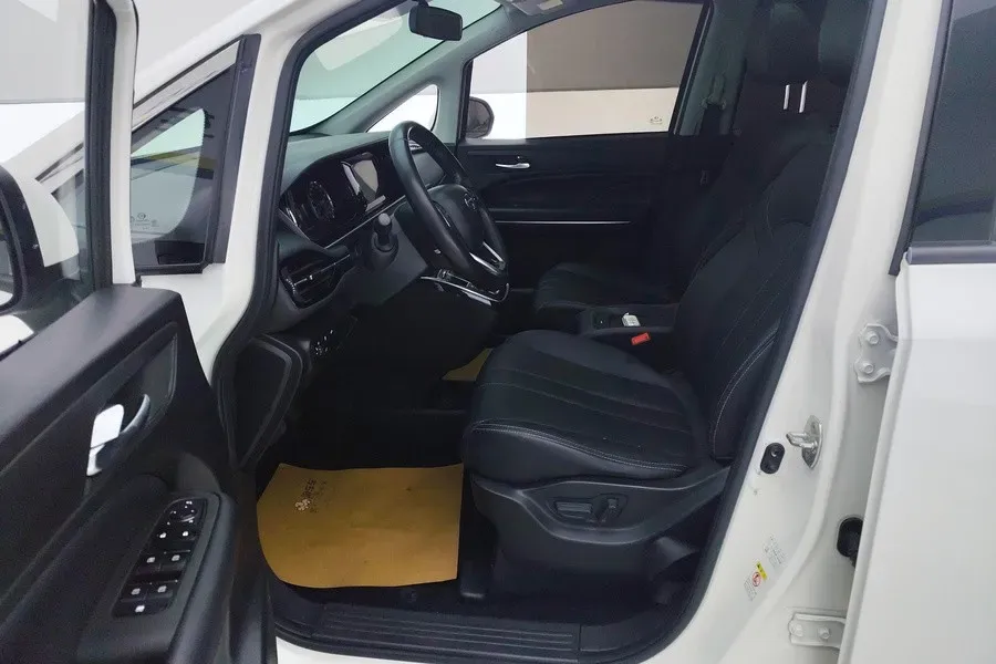 2012 GAC Trumpchi GS5 2.0L 147HP L4 5MT,autocango,china used car exporter,china ev exporter,chinese used car exporter,chinese used ev exporter