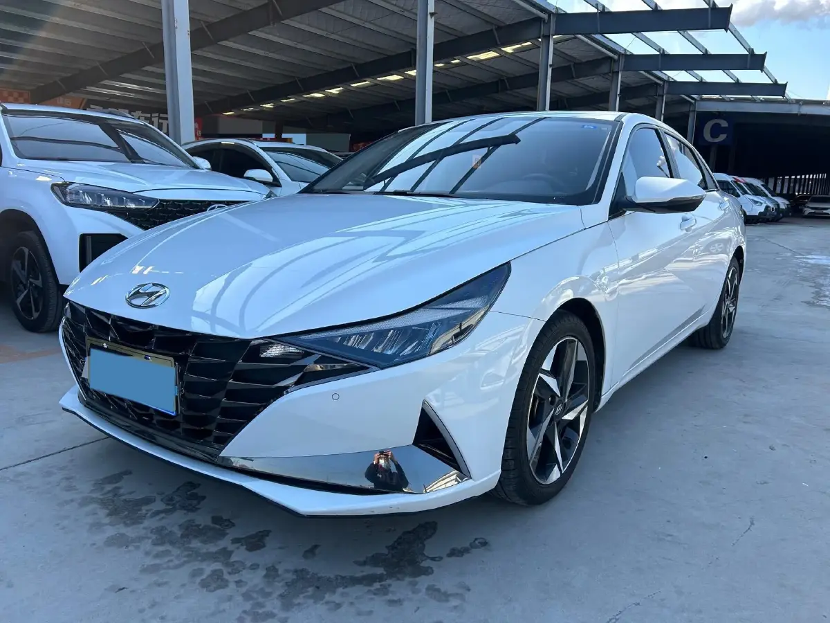 2023 Hyundai Elantra 1.5L 115HP L4 CVT