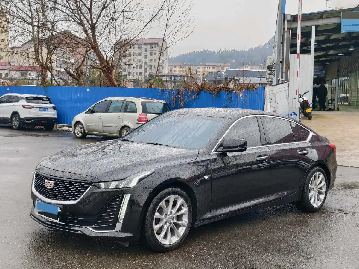 2023 Cadillac CT5 2.0T 237HP L4 10AT