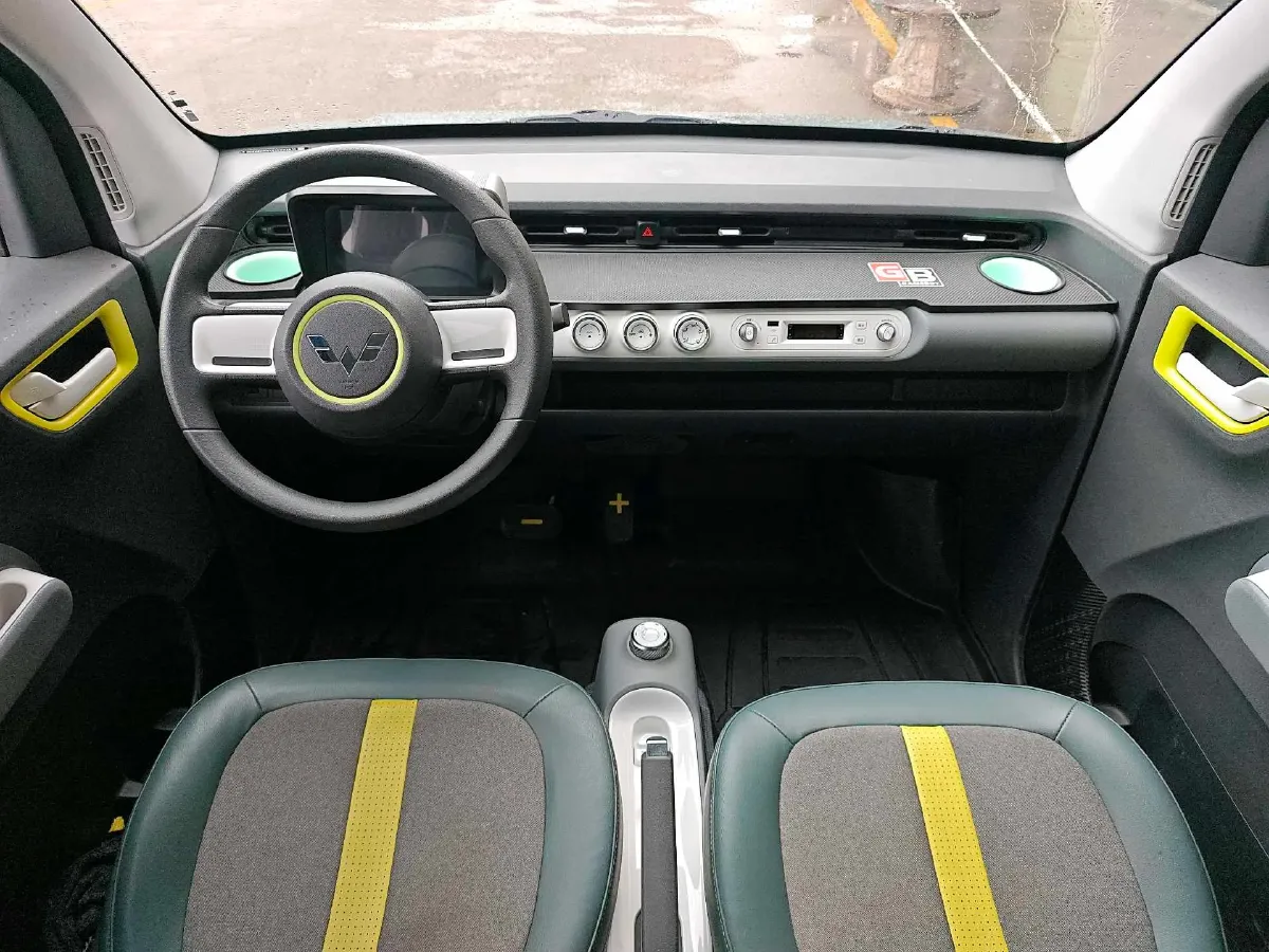 2022 WuLing HongGuang MINI EV BEV 26.5KWH,autocango,china used car exporter,china ev exporter,chinese used car exporter,chinese used ev exporter