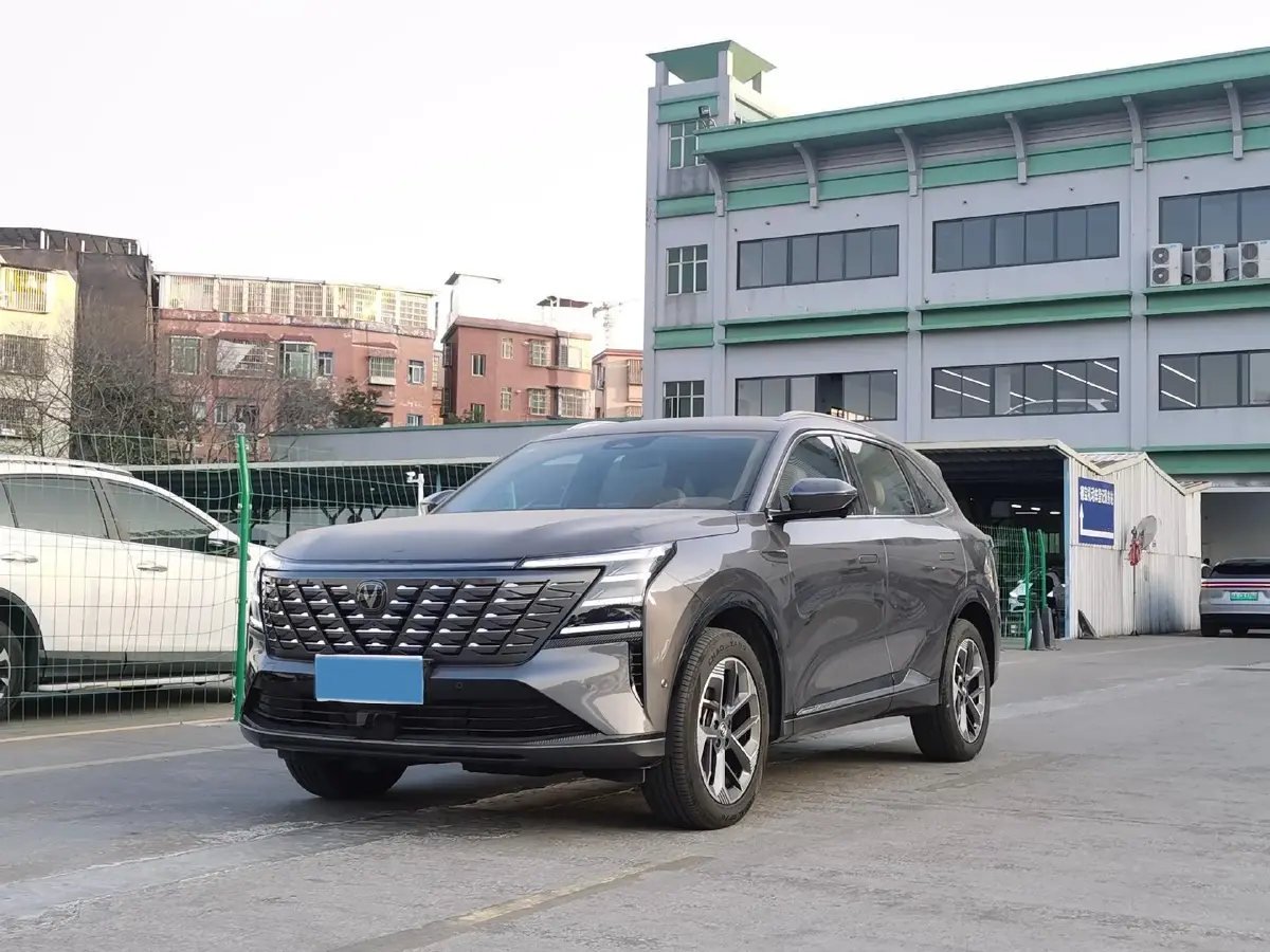 2025 ChangAn CS75 Plus 1.5T 192HP L4 8AT