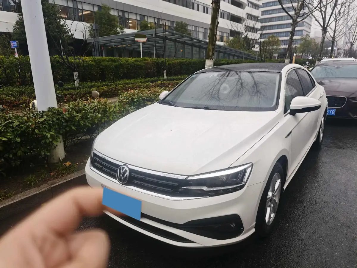 2019 Volkswagen T-Cross 1.4T 150HP L4 7DCT