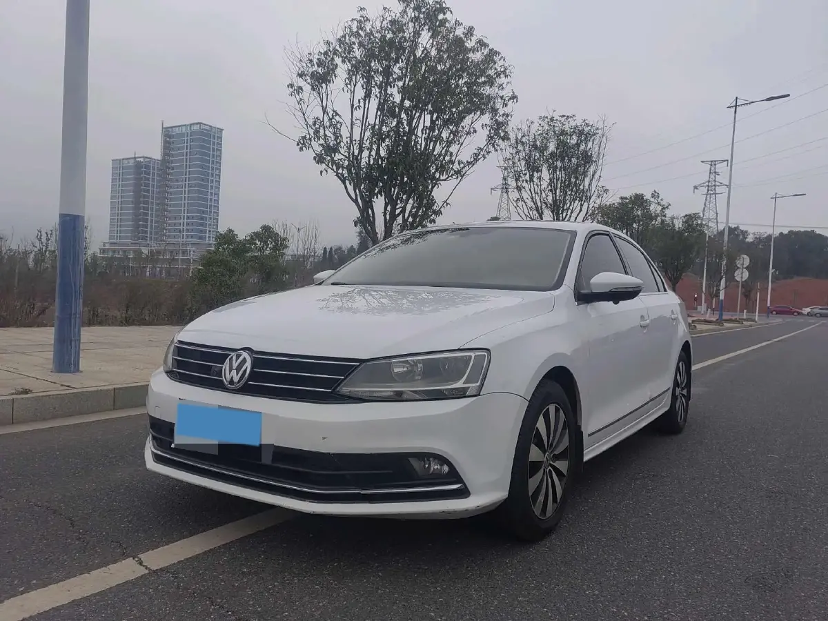 2018 Volkswagen Sagitar 1.2T 110HP L4 7DCT