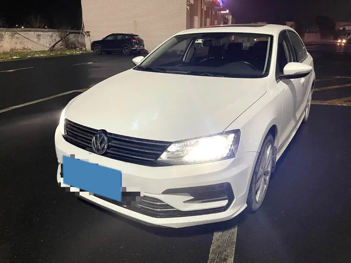 2018 Volkswagen Sagitar 1.4T 150HP L4 7DCT