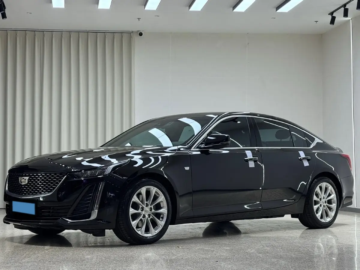 2022 Cadillac CT5 2.0T 237HP L4 10AT