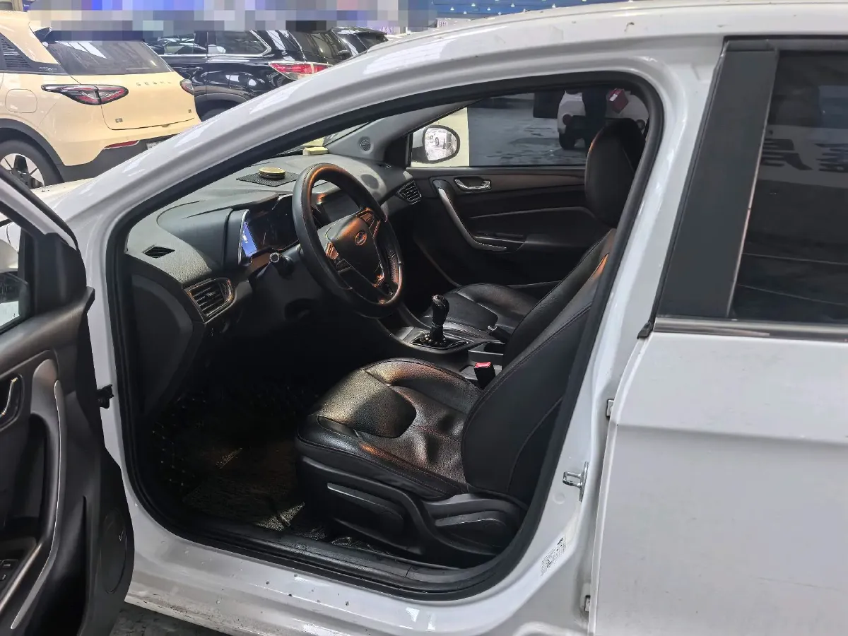 2017 ChangAn CS35 1.6L 125HP L4 5MT,autocango,china used car exporter,china ev exporter,chinese used car exporter,chinese used ev exporter