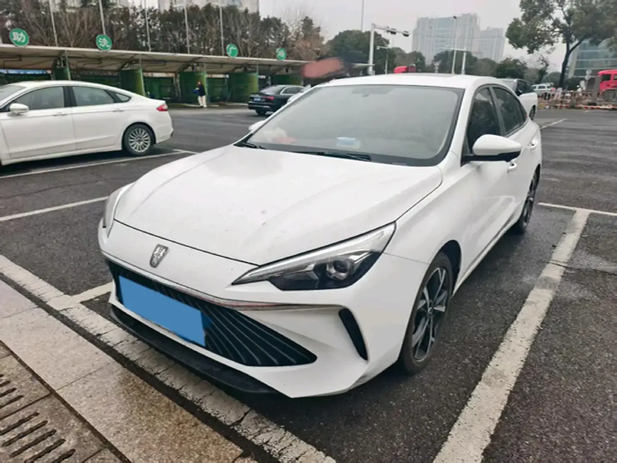 2023 Roewe i5 1.5L 129HP L4 CVT