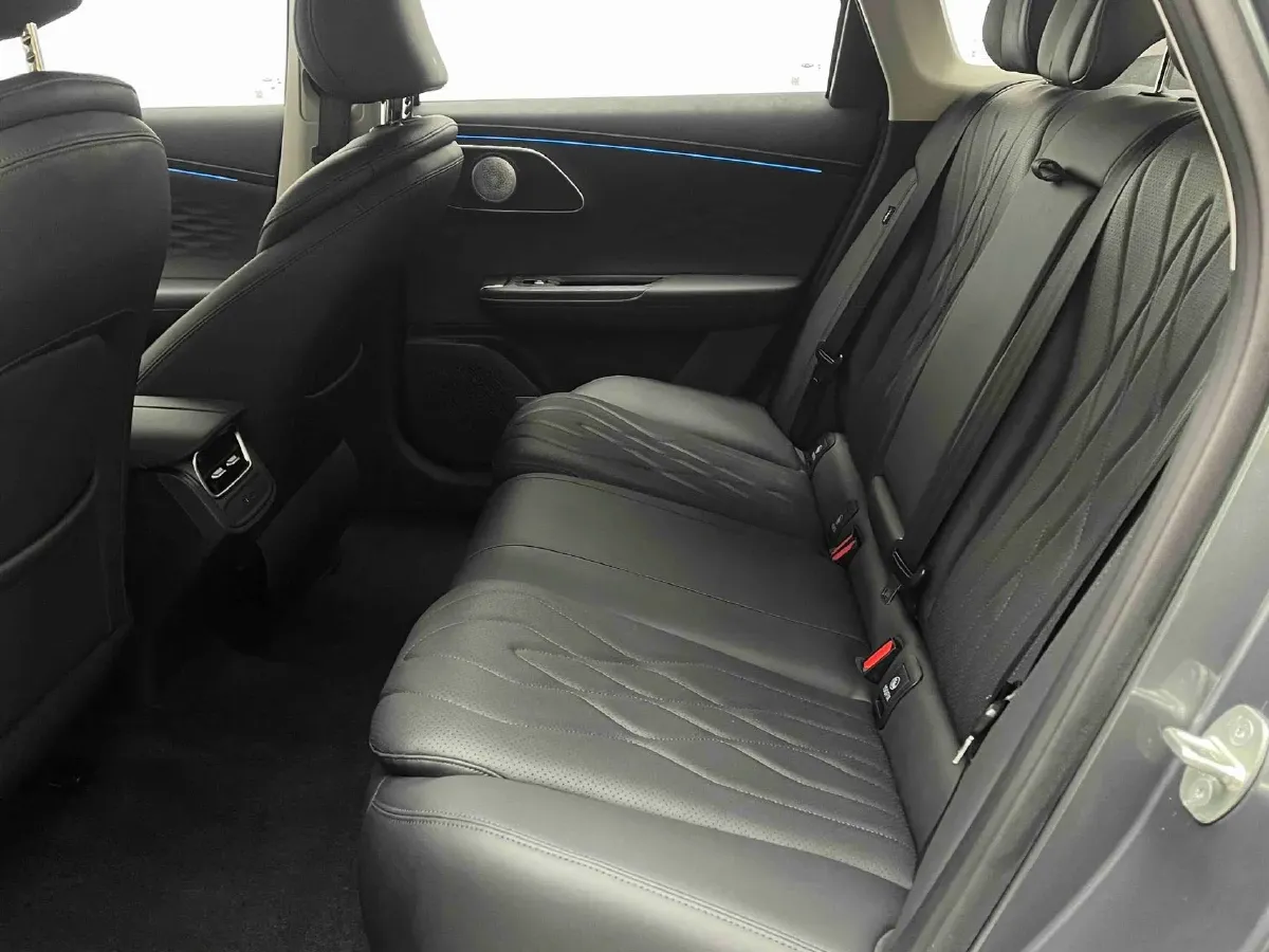 2025 Fulwin FulwinA8L 1.5T 156HP L4 1DHT PHEV 18.67KWH,autocango,china used car exporter,china ev exporter,chinese used car exporter,chinese used ev exporter