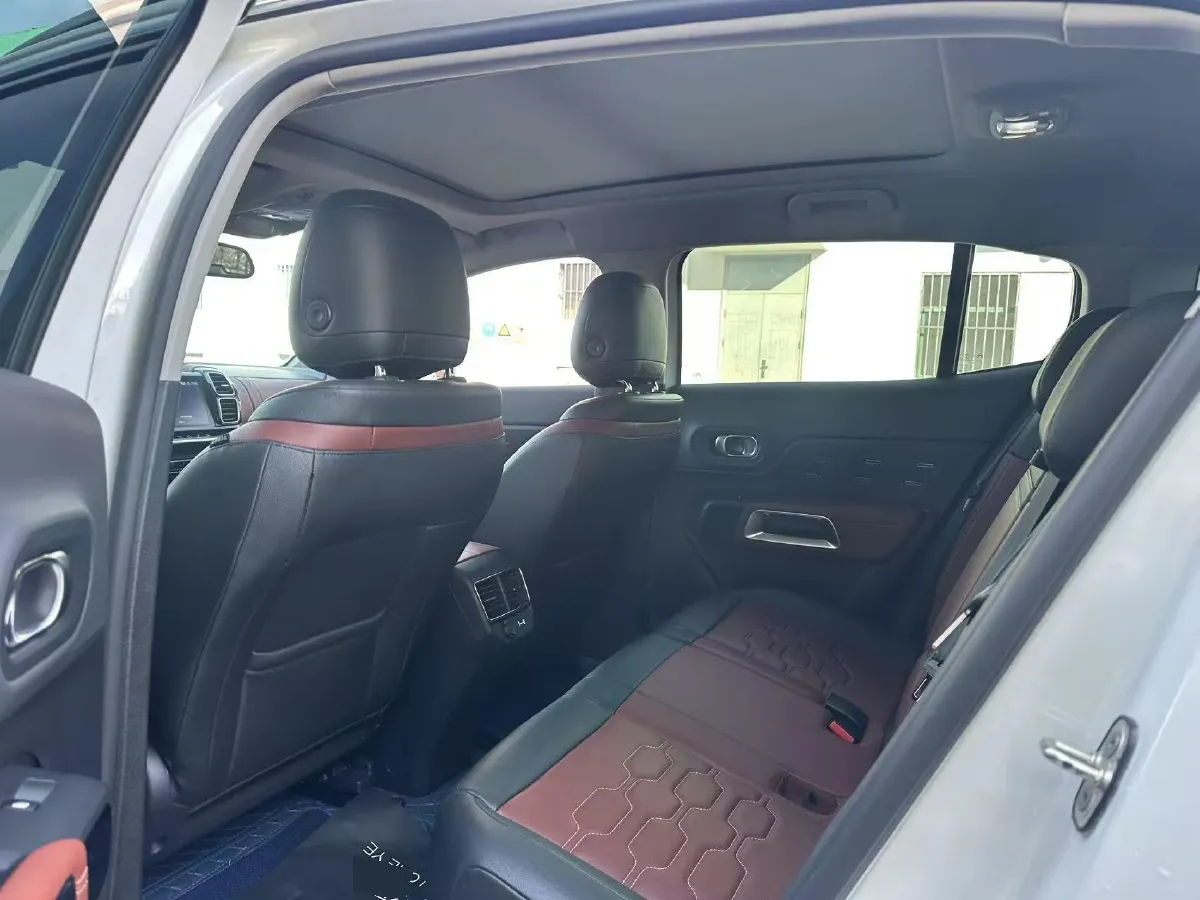 2017 Citroen C5 1.8T 204HP L4 6AT,autocango,china used car exporter,china ev exporter,chinese used car exporter,chinese used ev exporter