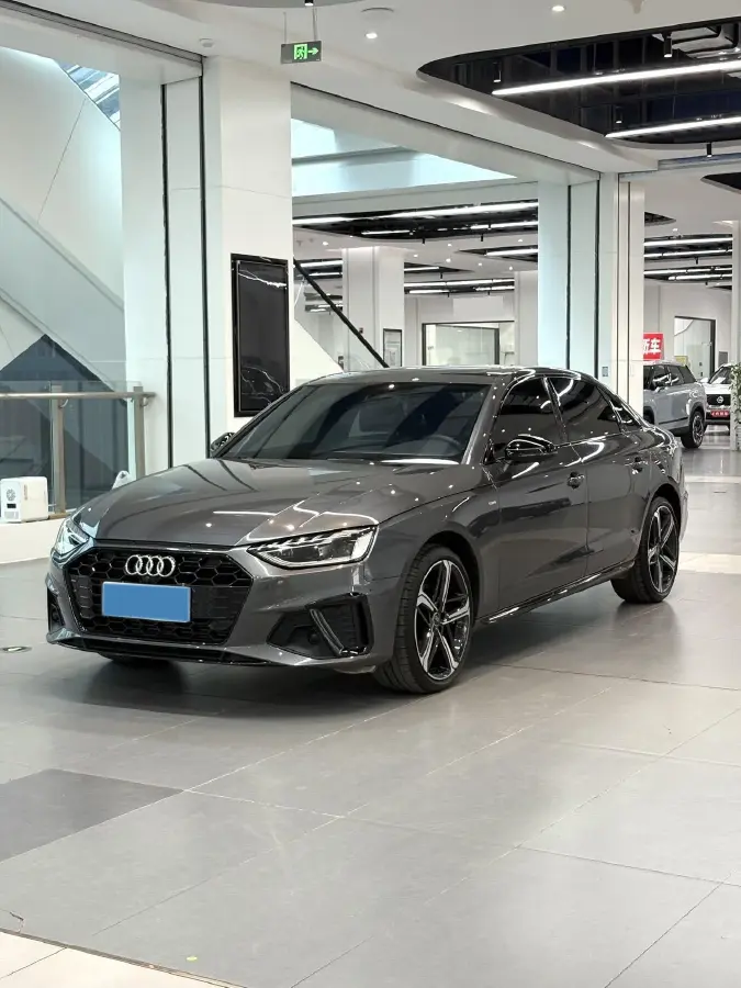 2024 Audi A4L 2.0T 190HP L4 7DCT