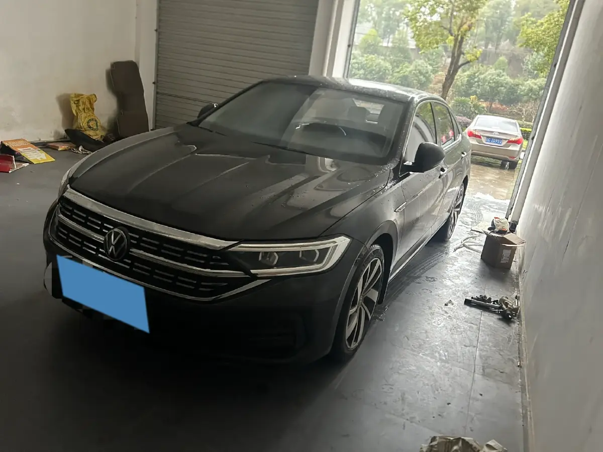 2024 Volkswagen Sagitar 1.5T 160HP L4 7DCT