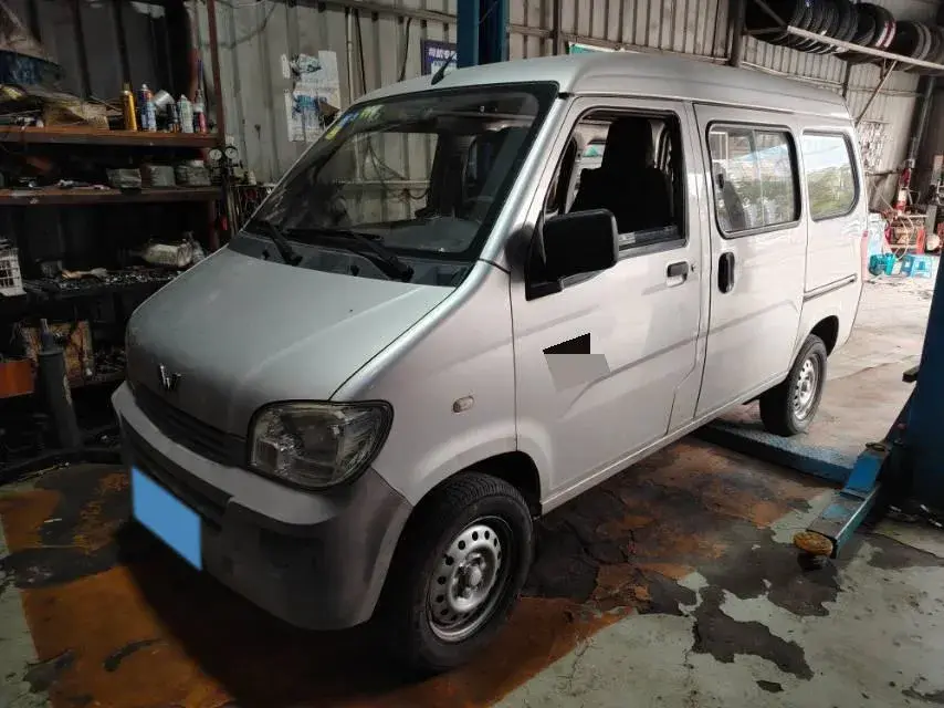 2015 WuLing ZhiGuang 1.2L 82HP L4 5MT