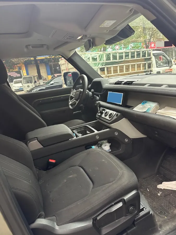 2021 Land Rover Defender 3.0T 400HP L6 8AT,autocango,china used car exporter,china ev exporter,chinese used car exporter,chinese used ev exporter