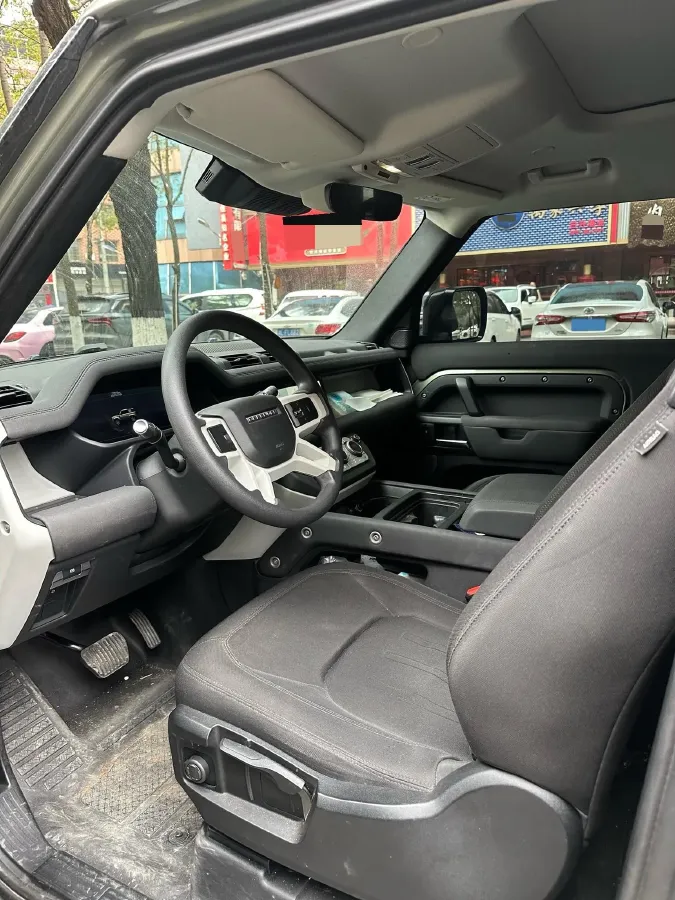 2021 Land Rover Defender 3.0T 400HP L6 8AT,autocango,china used car exporter,china ev exporter,chinese used car exporter,chinese used ev exporter