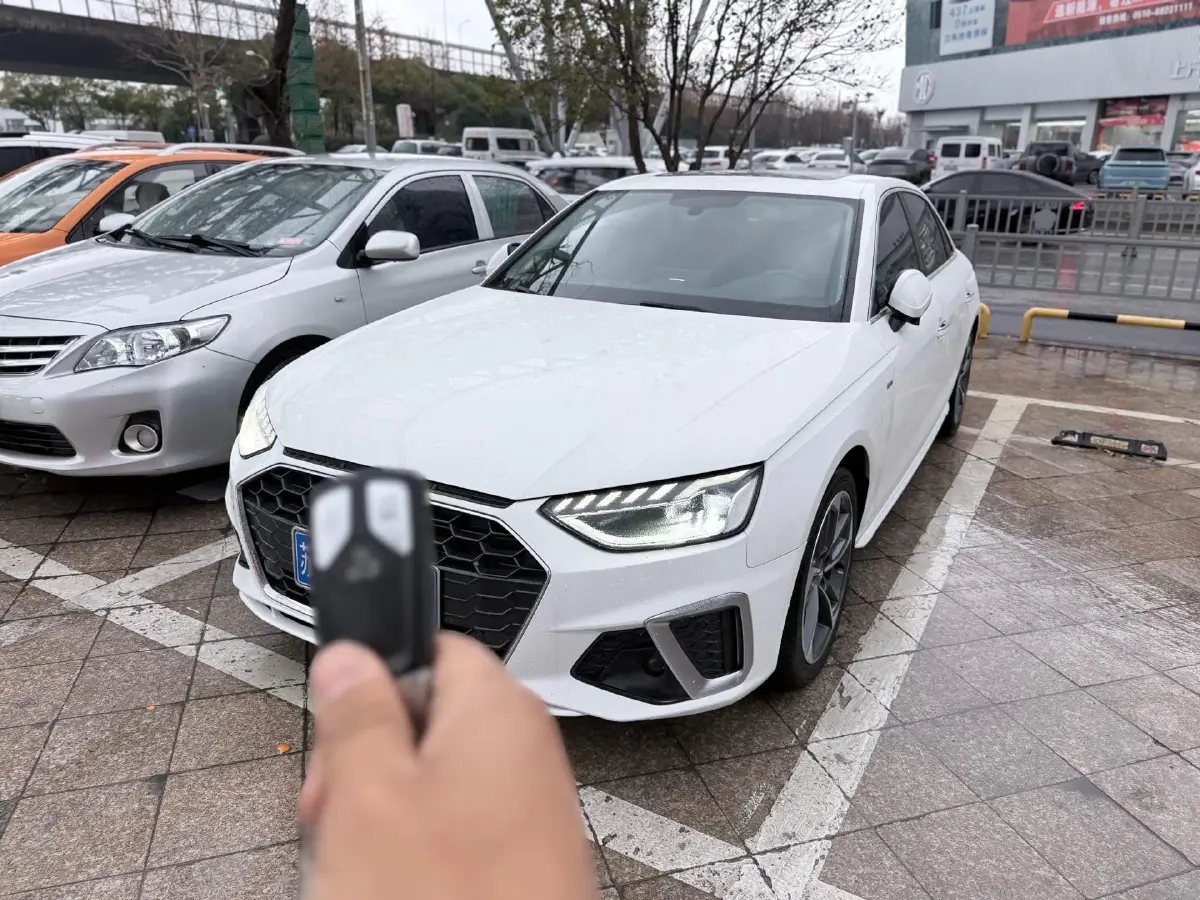 2020 Audi A4L 2.0T 190HP L4 7DCT