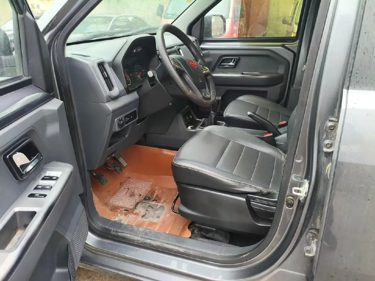 2021 WuLing ZhentTu 1.5L 99HP L4 5MT,autocango,china used car exporter,china ev exporter,chinese used car exporter,chinese used ev exporter