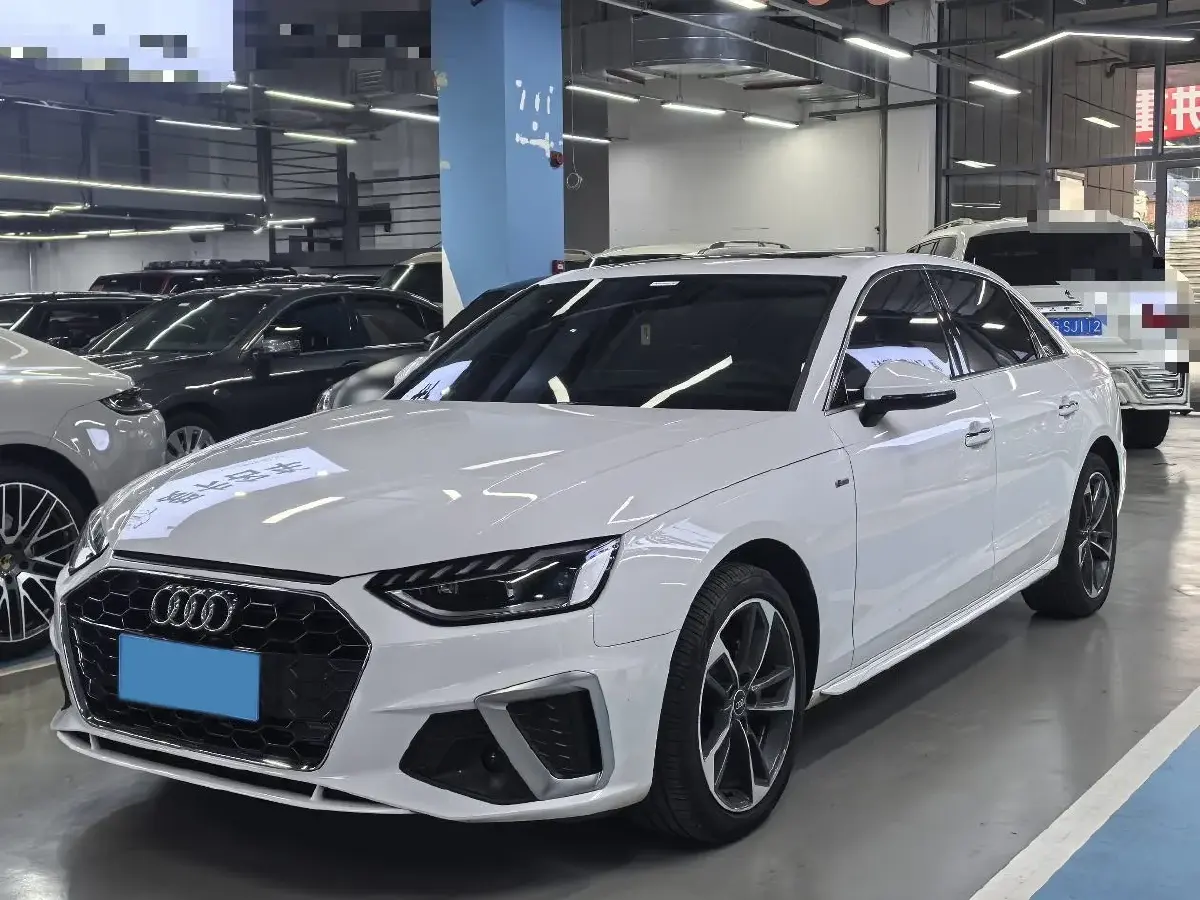 2022 Audi A4L 2.0T 190HP L4 7DCT
