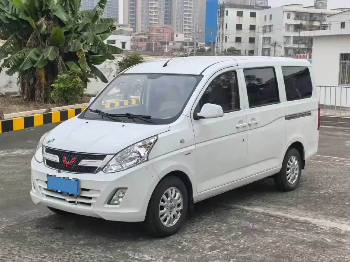 2016 WuLing RongGuang V 1.5L 112HP L4 5MT
