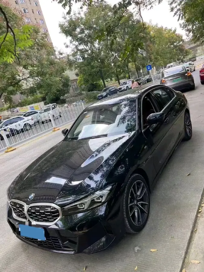 2025 BMW 3 Series 2.0T 184HP L4 8AT