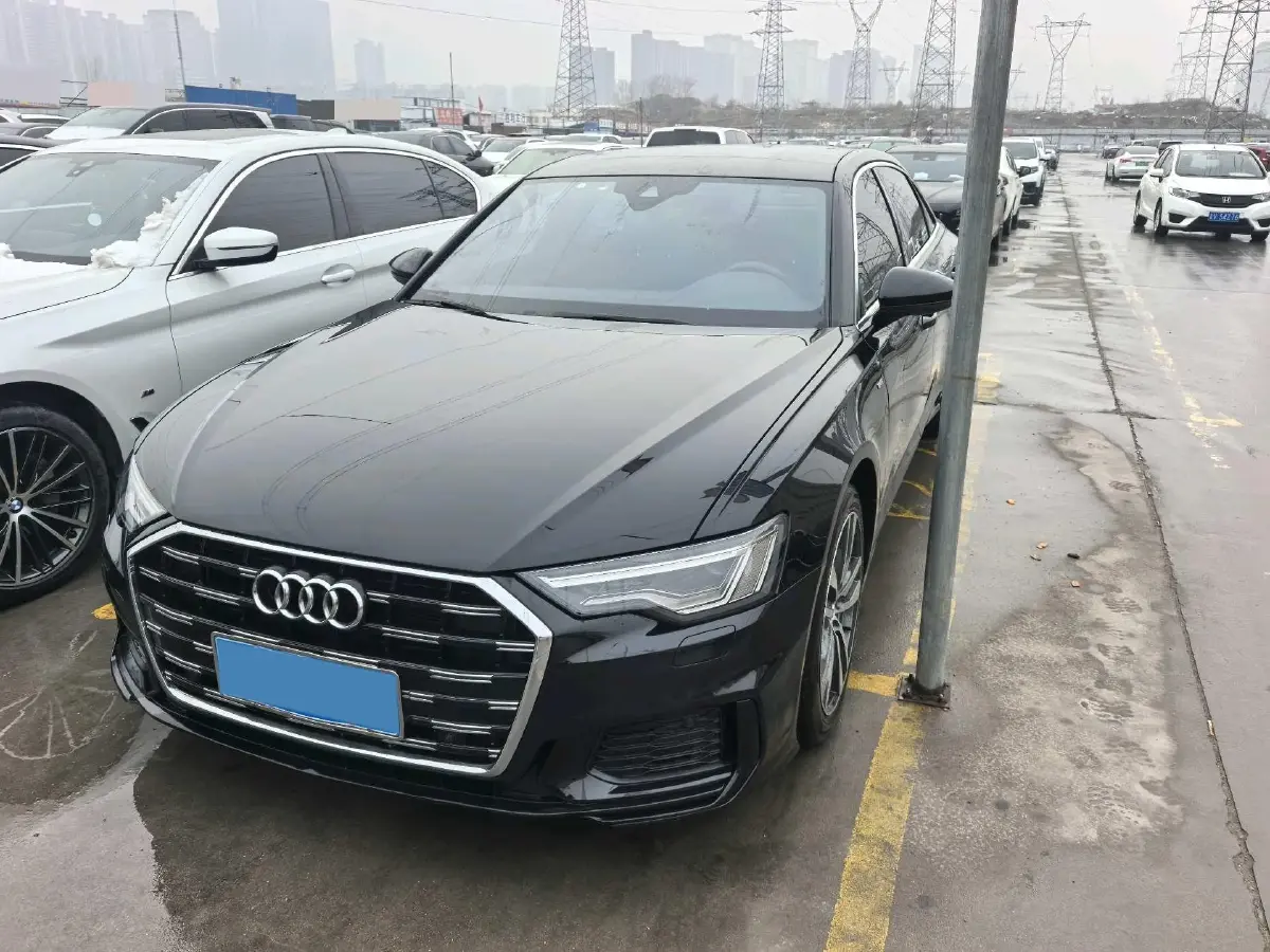 2021 Audi A6L 2.0T 190HP L4 7DCT
