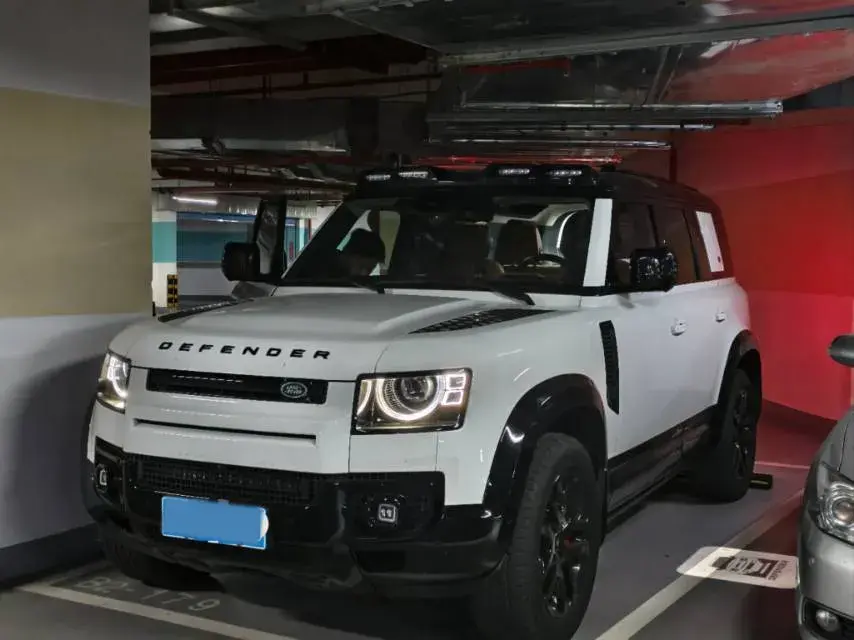 2024 Land Rover Defender 3.0T 400HP L6 8AT