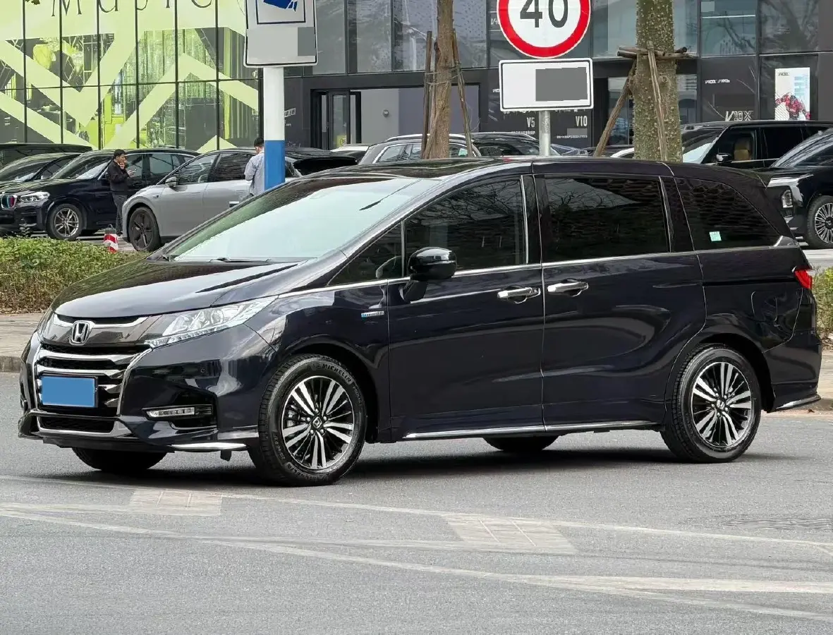 2021 Honda Odyssey 2.0L 146HP L4 E-CVT Hybrid