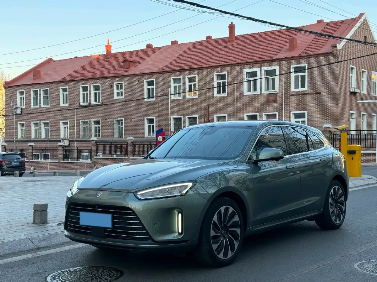 2022 Isuzu Mu-X 2.0T 220HP L4 8AT