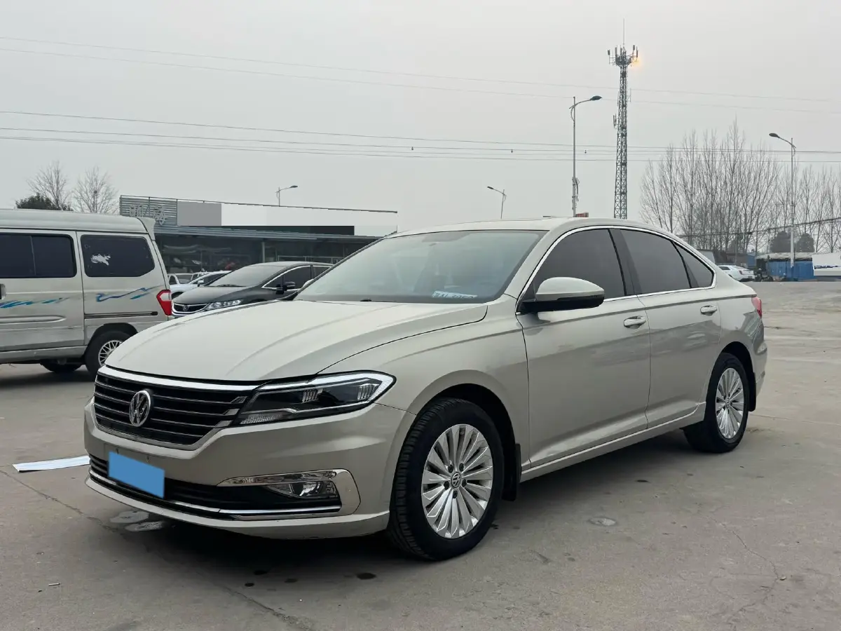 2019 Volkswagen Sagitar 1.2T 116HP L4 7DCT