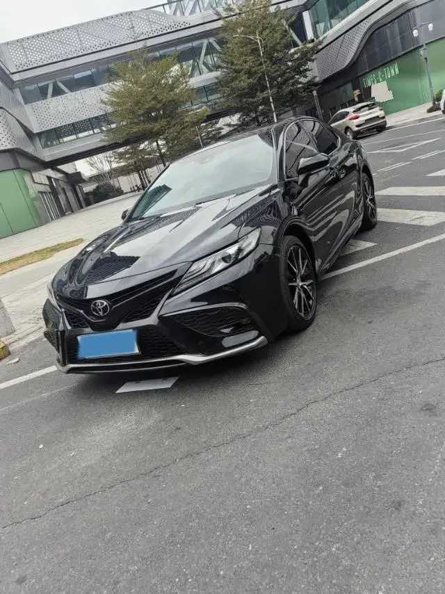 2021 Toyota Camry 2.5L 209HP L4 8AT