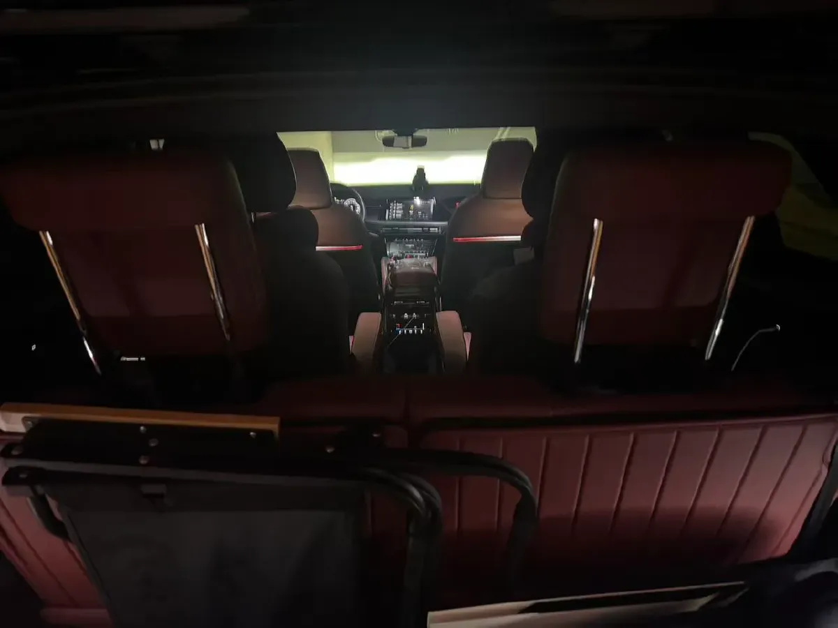 2024 Audi Q6 2.0T 265HP L4 7DCT,autocango,china used car exporter,china ev exporter,chinese used car exporter,chinese used ev exporter