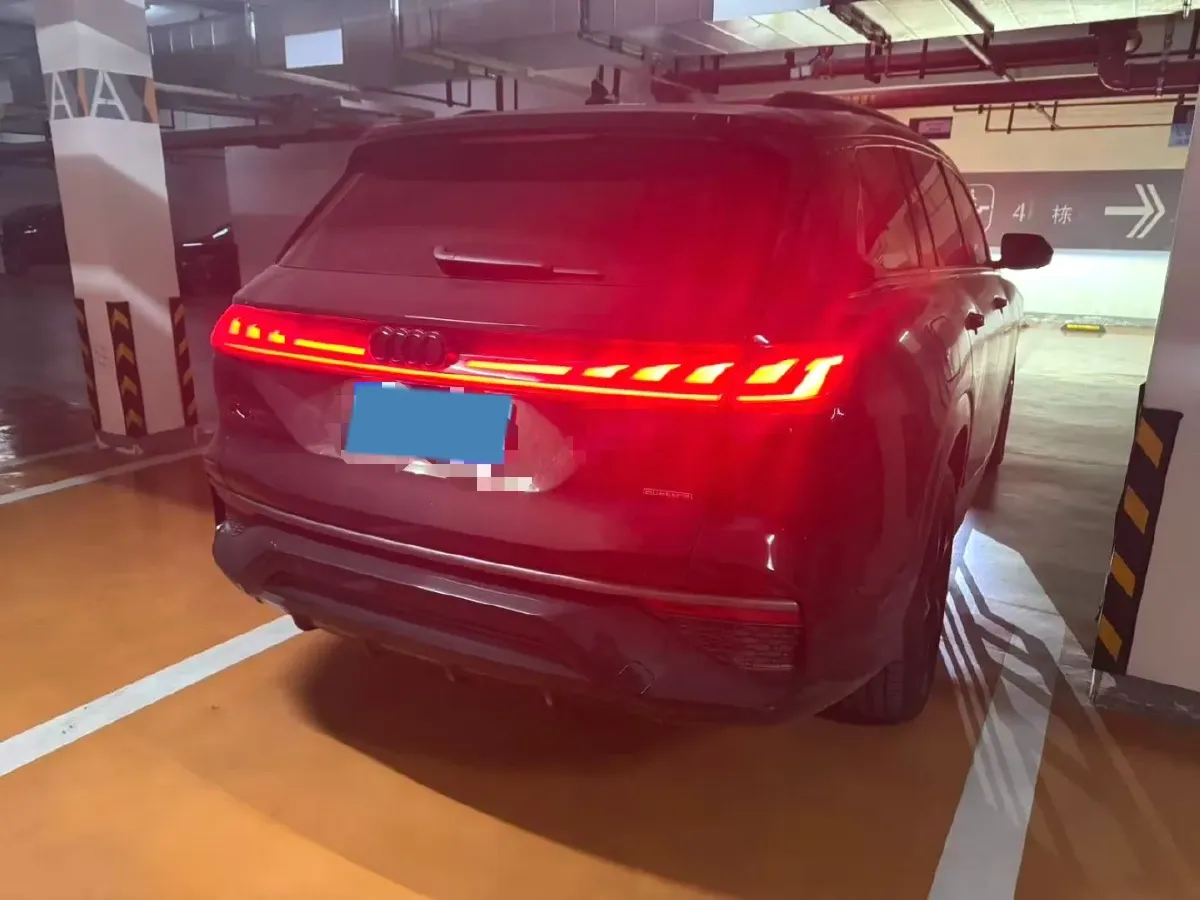 2024 Audi Q6 2.0T 265HP L4 7DCT,autocango,china used car exporter,china ev exporter,chinese used car exporter,chinese used ev exporter