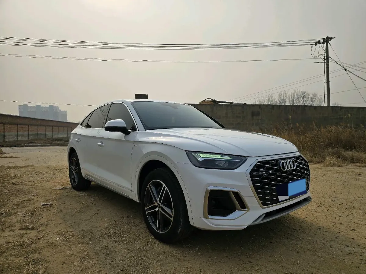 2022 Audi Q5L Sportback 2.0T 190HP L4 7DCT,autocango,china used car exporter,china ev exporter,chinese used car exporter,chinese used ev exporter
