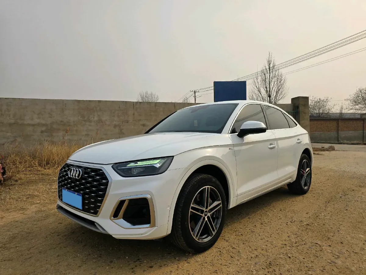 2022 Audi Q5L Sportback 2.0T 190HP L4 7DCT,autocango,china used car exporter,china ev exporter,chinese used car exporter,chinese used ev exporter