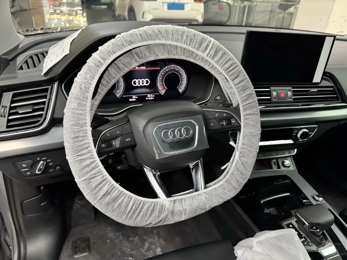 2025 Audi Q5L Sportback 2.0T 190HP L4 7DCT,autocango,china used car exporter,china ev exporter,chinese used car exporter,chinese used ev exporter