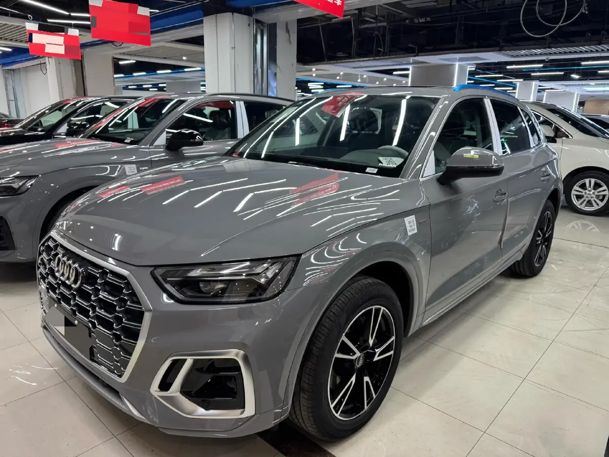 2025 Audi Q5L Sportback 2.0T 190HP L4 7DCT