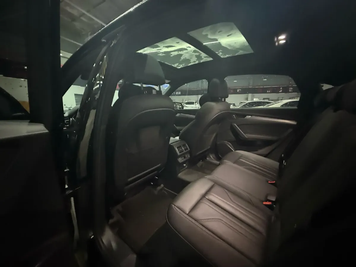 2023 Audi Q5L Sportback 2.0T 190HP L4 7DCT,autocango,china used car exporter,china ev exporter,chinese used car exporter,chinese used ev exporter