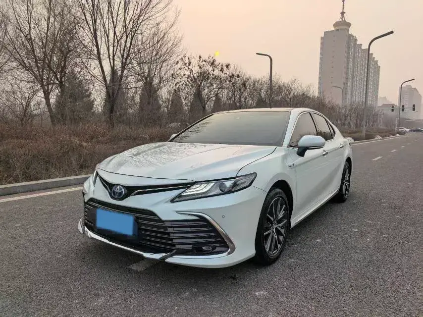 2023 Toyota Camry 2.5L 178HP L4 E-CVT Hybrid