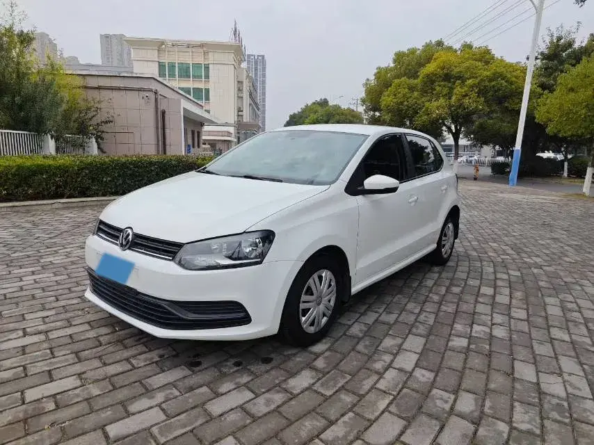 2016 Volkswagen Polo 1.4L 90HP L4 6AT