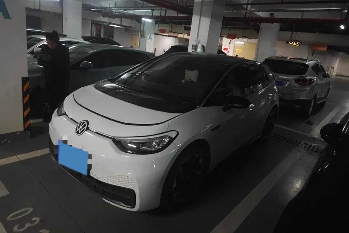 2023 Volkswagen ID.3 BEV 52.8KWH