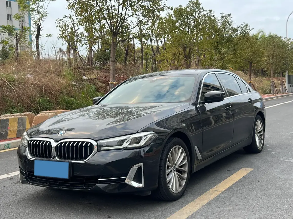 2022 BMW 5 Series 2.0T 184HP L4 8AT