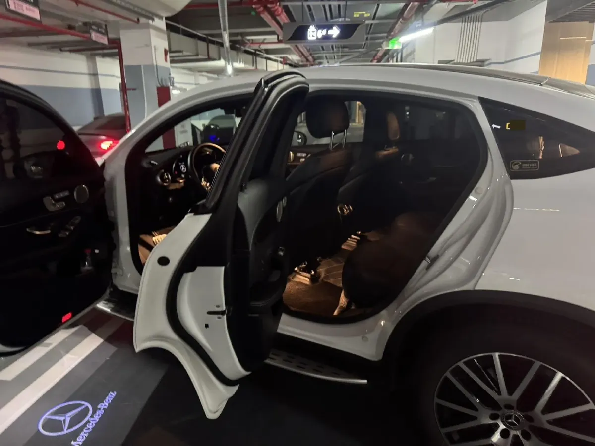 2022 Mercedes-Benz GLC Coupe 2.0T 258HP L4 9AT,autocango,china used car exporter,china ev exporter,chinese used car exporter,chinese used ev exporter