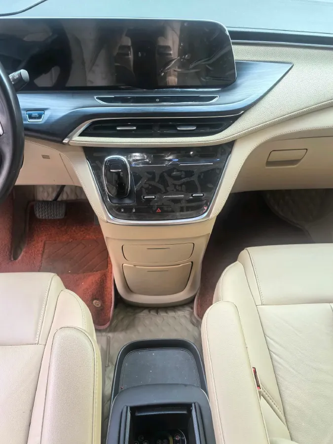 2023 Buick GL8 2.0T 237HP L4 9AT,autocango,china used car exporter,china ev exporter,chinese used car exporter,chinese used ev exporter