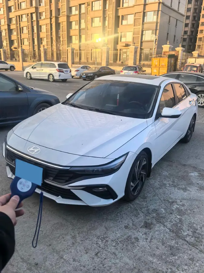 2023 Hyundai Elantra 1.5L 115HP L4 CVT