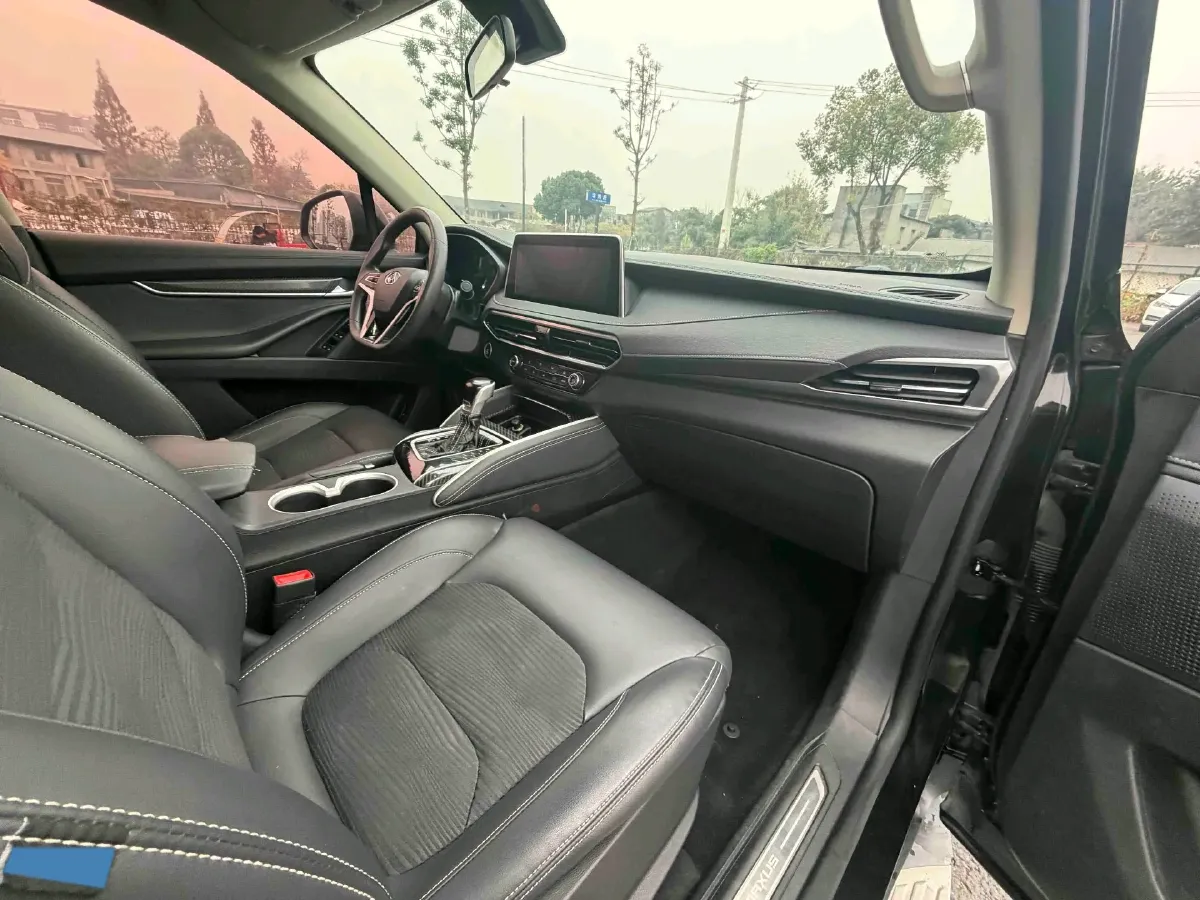 2017 MAXUS D90 2.0T 224HP L4 6AT,autocango,china used car exporter,china ev exporter,chinese used car exporter,chinese used ev exporter