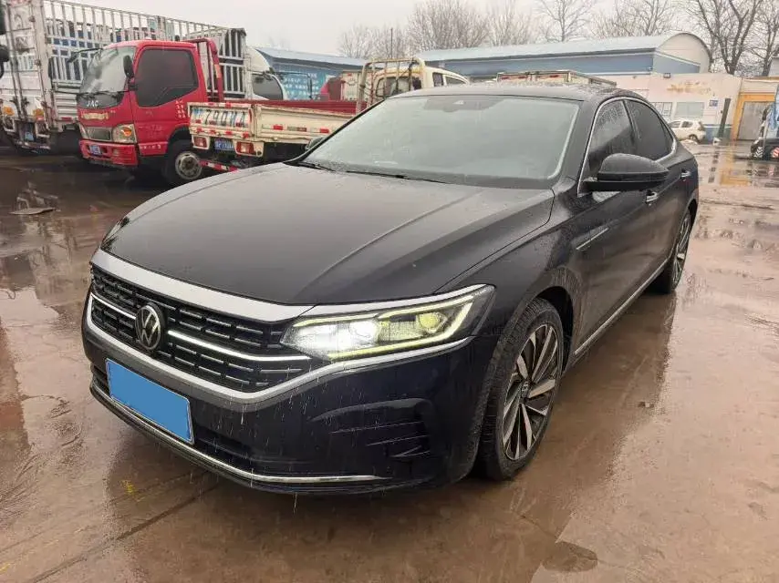 2023 Volkswagen Passat 2.0T 186HP L4 7DCT